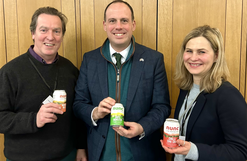 Greg welcomes local business Nunc Drinks to Parliament 