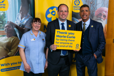 Greg meets with football star Chris Kamara to support Marie Curie’s pitch-ure perfect Great Daffodil Appeal
