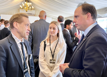 Greg welcomes local apprentice to Parliament