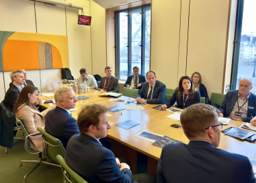 Greg chairs Chiltern Railways roundtable with fellow MPs to discuss plan to combat overcrowding